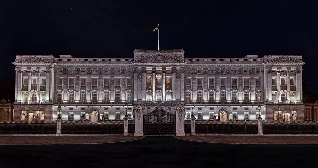 Visitar el Palacio de Buckingham Palace y ver el cambio de guardia